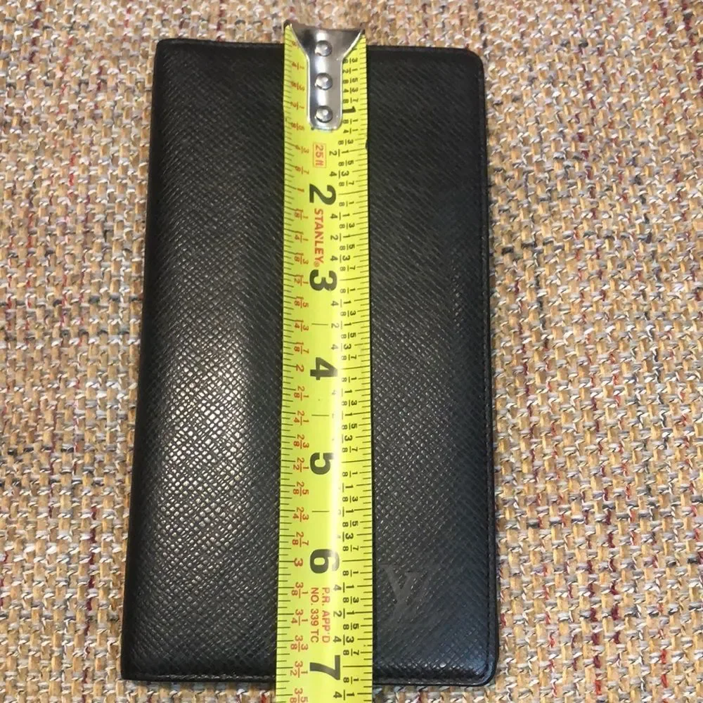LOUIS VUITTON Black Taiga Leather Long Thin Bifold CC Wallet MI0025